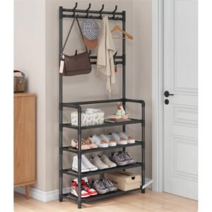 رف أحذية ومعاطف