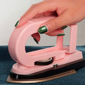 مكواة ملابس محمولة