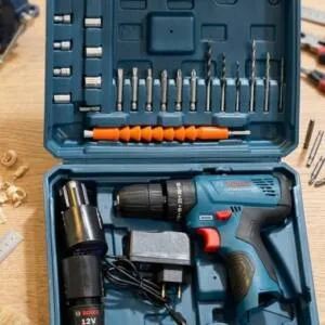 Visseuse bosch 18v avec accesoires